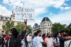Anti Bolsonaro protest in Paris