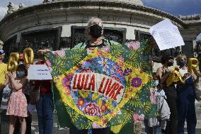 Anti Bolsonaro protest in Paris