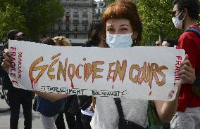 Anti Bolsonaro protest in Paris