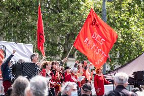 Rally to celebrate 150th anniversary of Paris Commune