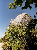 Louis Vuitton Foundation And Jardin d'Acclimatation Are Closed - Paris