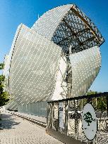 Louis Vuitton Foundation And Jardin d'Acclimatation Are Closed - Paris