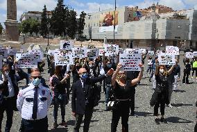 Protest For Reopening On Weekends Of Shopping Centers - Rome