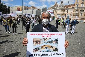 Protest For Reopening On Weekends Of Shopping Centers - Rome