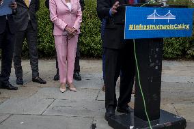 Democrats Speak On infrastructure - Washington