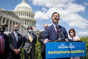 Democrats Speak On infrastructure - Washington