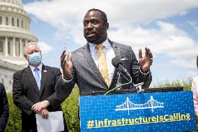 Democrats Speak On infrastructure - Washington