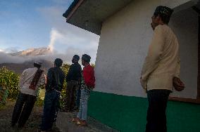 Kuta Tengah Village At The Sinabung Volcano Feet