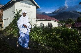 Kuta Tengah Village At The Sinabung Volcano Feet