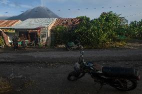 Kuta Tengah Village At The Sinabung Volcano Feet