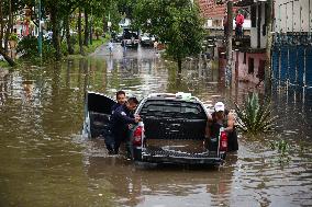 Storm Hits Veracruz Causing Floods - Mexico