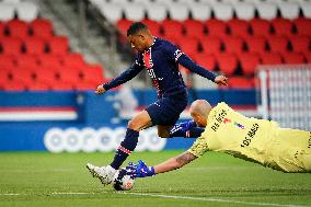 Ligue 1 - PSG v Reims