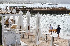 Preparation Of The Reopening Of Bars And Restaurants - French Riviera