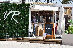 Preparation Of The Reopening Of Bars And Restaurants - French Riviera