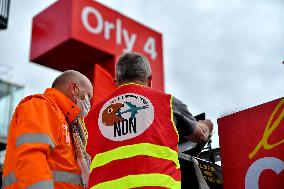 Demonstration Against Layoffs At Orly Airport - Paris