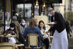 Outdoor Bars And Restaurants Reopen - Paris