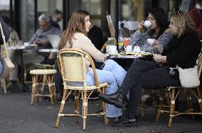 Outdoor Bars And Restaurants Reopen - Paris