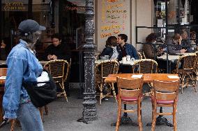 Outdoor Bars And Restaurants To Reopen - Paris