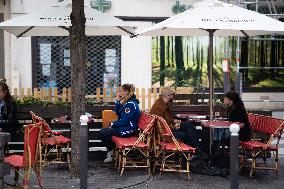 Outdoor Bars And Restaurants To Reopen - Paris