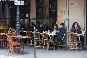 Outdoor Bars And Restaurants To Reopen - Paris