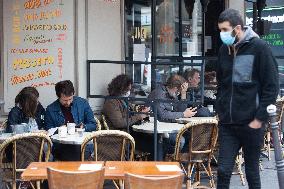 Outdoor Bars And Restaurants To Reopen - Paris