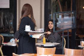 Outdoor Bars And Restaurants To Reopen - Paris