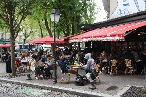 Outdoor Bars And Restaurants Reopen - Paris