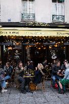 Outdoor Bars And Restaurants Reopen - Paris