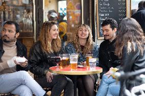 Outdoor Bars And Restaurants Reopen - Paris