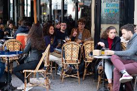 Outdoor Bars And Restaurants Reopen - Paris