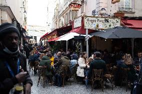 Outdoor Bars And Restaurants Reopen - Paris