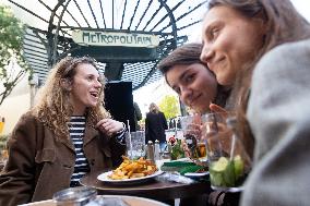 Outdoor Bars And Restaurants Reopen - Paris