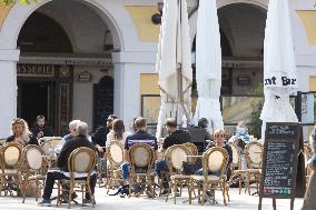 Outdoor Bars And Restaurants Reopen - Nice