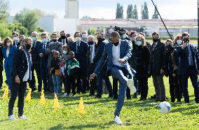 Macron Marks The Reopening Of Sporting Activities - Pont-Sainte-Marie