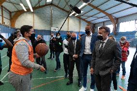 Macron Marks The Reopening Of Sporting Activities - Pont-Sainte-Marie