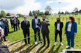 Macron Marks The Reopening Of Sporting Activities - Pont-Sainte-Marie