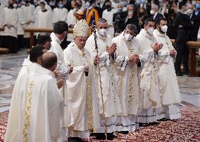 Pope Francis ordains 9 new priests - Vatican