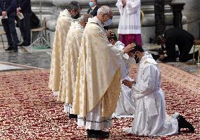 Pope Francis ordains 9 new priests - Vatican