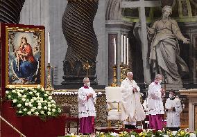 Pope Francis ordains 9 new priests - Vatican