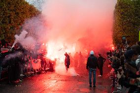 Supporters Cheer Outside PSG's Team Hotel - Rueil-Malmaison