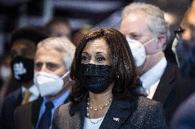 VP Harris visits vaccination site in Baltimore