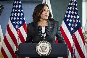 VP Harris visits vaccination site in Baltimore