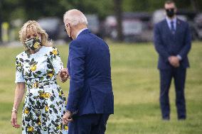 President Biden Picks A Dandelion For First Lady - Washington