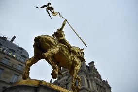 Marine Le Pen Lays Flowers To A Statue Of Joan of Arc - Paris