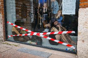 Artists Behind Store Windows Against Precariousness - Toulouse