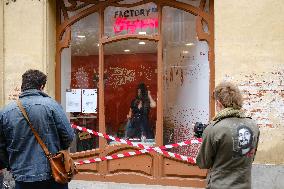 Artists Behind Store Windows Against Precariousness - Toulouse