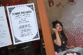 Artists Behind Store Windows Against Precariousness - Toulouse