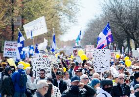 Thousands protest COVID-19 measures - Montreal