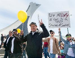 Thousands protest COVID-19 measures - Montreal