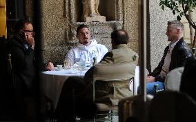 Zlatan Ibrahimovic With Friends Having Lunch - Milan